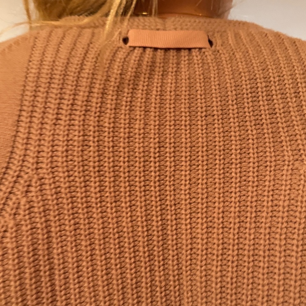 Helmut Lang Blush V-Neck Sweater. Size XL - Picture 3 of 10